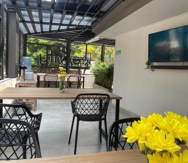 Cali Hotel | Hotel Casa Kreenty