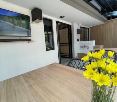 Cali Hotel | Hotel Casa Kreenty