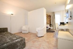 Villa-borgo Hotel | Hotel Castello di Santa Vittoria