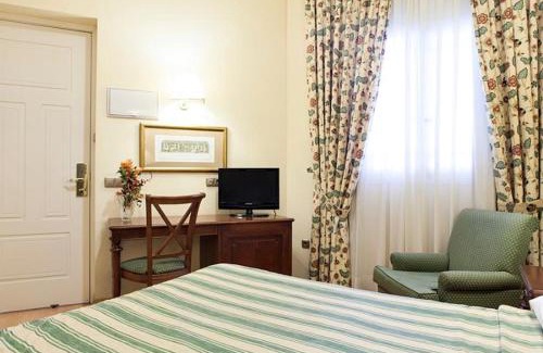 Encarnacion-Regina Hotel | Hotel Cervantes
