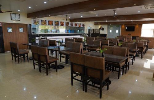 Bhimunipatnam Hotel | Hotel Chandana Square