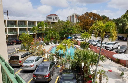 Douglas Hotel | Hotel Chateaubleau