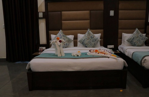 Bharatpur Hotel | Hotel Clarks Inn Express Bharatpur