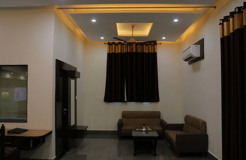 Bharatpur Hotel | Hotel Clarks Inn Express Bharatpur