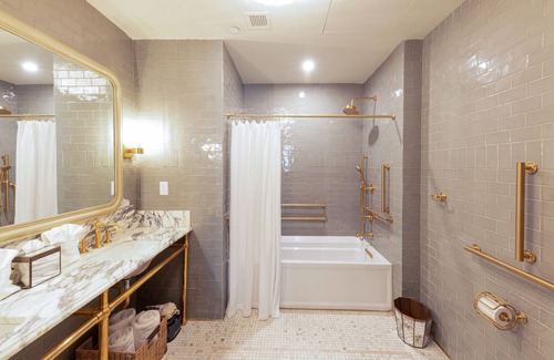 Downtown Knoxville Hotel | Hotel Cleo, Knoxville Downtown, a Tribute Portfolio Hotel