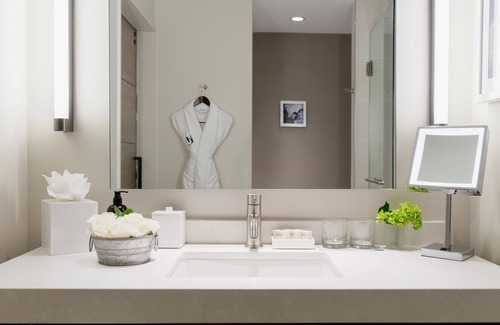 Fenway–Kenmore Hotel | Hotel Commonwealth