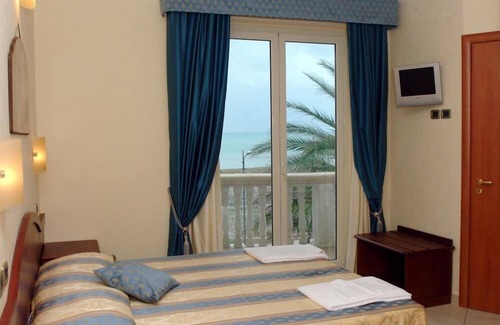 Gizzeria Hotel | Hotel Cridda