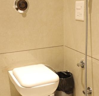 Amritsar Hotel | Hotel Crown Savoy, Near Railway Station & GURU NANAK DEV UNIVERSITY
