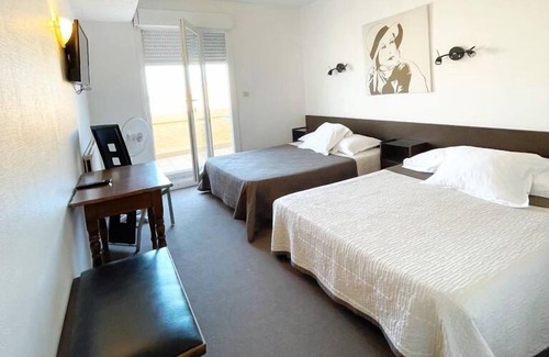 Valras-Plage Hotel | Hotel De La Plage