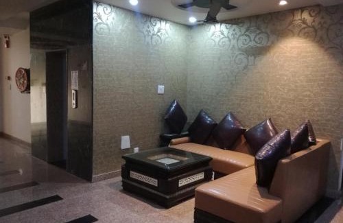 Bharatpur Hotel | Hotel Dhanraj Palace