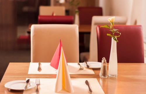 Neumuhlen-Dietrichsdorf Hotel | Hotel Dietrichsdorfer Hof