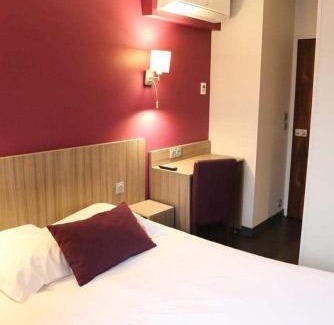 La Chatre Hotel | HOTEL DU COMMERCE