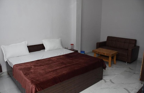 Bhat Hotel | Hotel Dwarkesh