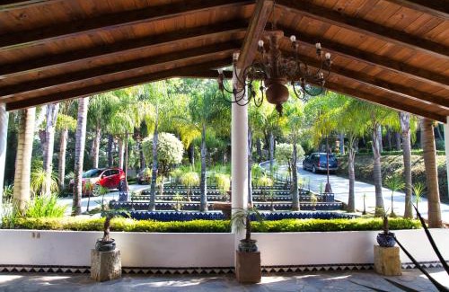Valle de Bravo Hotel | Hotel El Rebozo