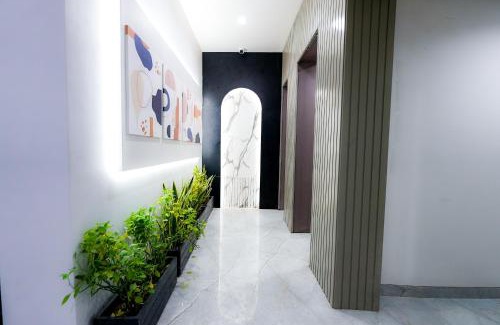 Agra Hotel | Hotel Elinor By Dazzling Hotels & Resorts