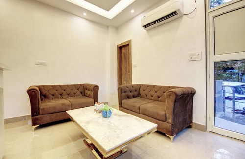 Indirapuram Hotel | Hotel Emporio Grand
