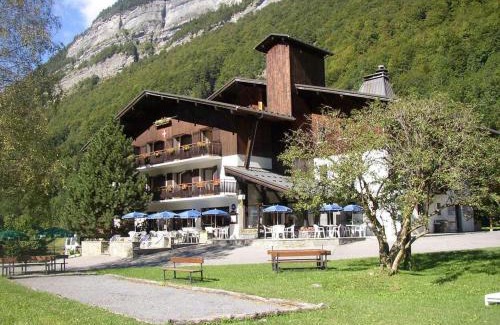 Sixt-Fer-a-Cheval Hotel | Hotel et centre de vacances Le Choucas
