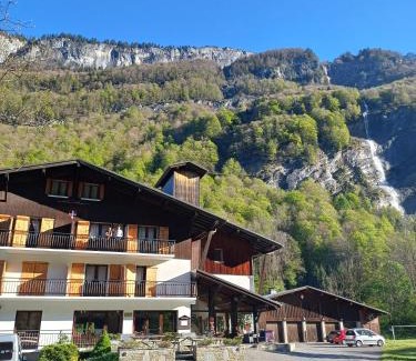 Sixt-Fer-a-Cheval Hotel | Hotel et centre de vacances Le Choucas