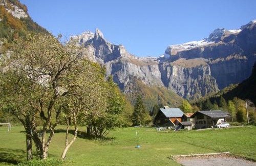 Sixt-Fer-a-Cheval Hotel | Hotel et centre de vacances Le Choucas