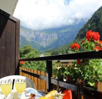 Sixt-Fer-a-Cheval Hotel | Hotel et centre de vacances Le Choucas