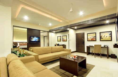 Alkapuri Hotel | Hotel Express Residency
