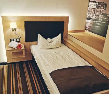 Niehl Hotel | Hotel Fortune