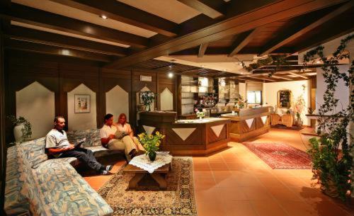 Monguelfo Hotel | Hotel Garní Sunnleit´n