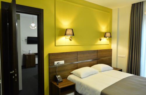 Sololaki Hotel | Hotel Garnet Tbilisi