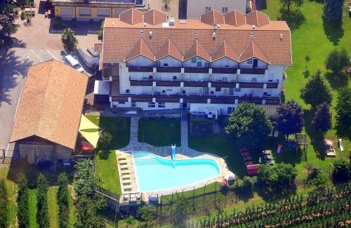 Laives Bed & Breakfast | Hotel Garni Grüner Baum (Albero Verde)