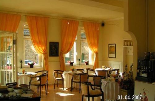Worringen House | Hotel Gasthaus Krone