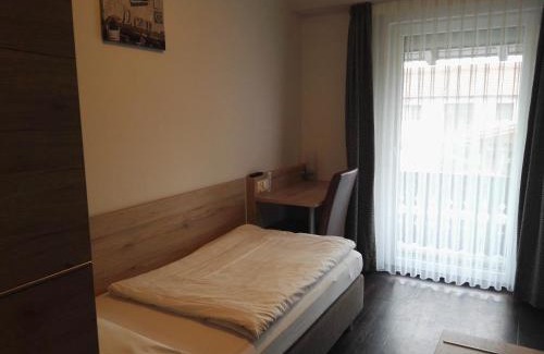 Munchen District Hotel | Hotel Gasthof Momm