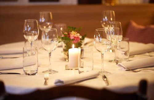 Oberhundem Hotel | Hotel Gasthof Zu den Linden