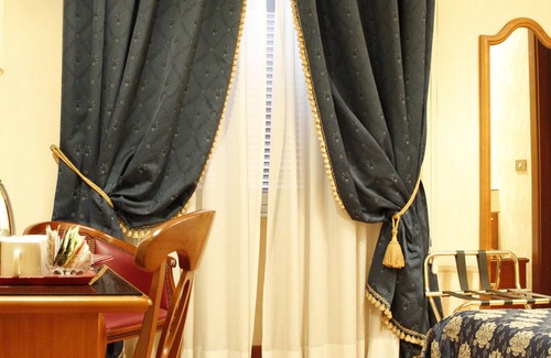 Rione V Ponte Hotel | Hotel Genio