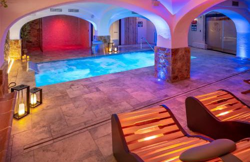Tossa de Mar Hotel | Hotel GHT Neptuno-Tossa & Venus SPA