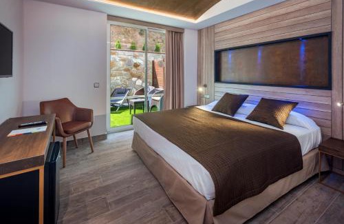 Tossa de Mar Hotel | Hotel GHT Neptuno-Tossa & Venus SPA