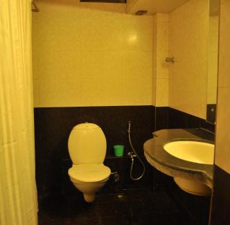 Sindhi Camp Hotel | Hotel Golden Deluxe