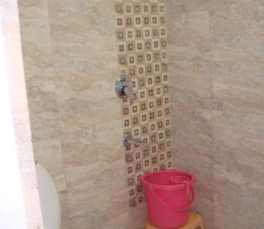 Sindhi Camp Hotel | Hotel Golden Deluxe