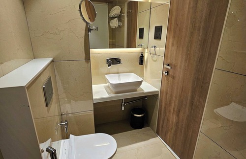 Thane West Hotel | Hotel Golden Nest - Thane