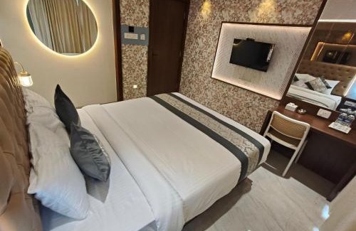 Khattalwada House | Hotel Golden Tower At Delhi Airport