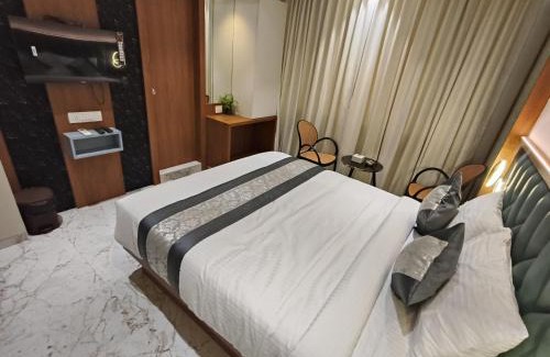 Khattalwada House | Hotel Golden Tower At Delhi Airport