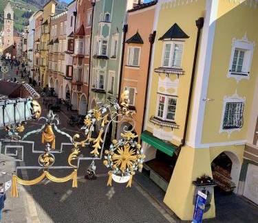 Vipiteno Historic Center Hotel | Hotel Goldenes Kreuz - since 1605