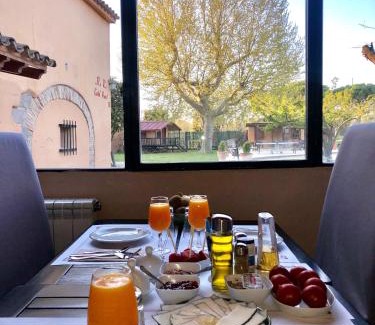 Castello d'Empuries House | Hotel & Golf Ca La Caputxeta