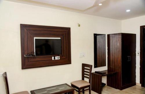 Pashim Vihar Hotel | Hotel Grand Inn Near Vaishali Metro Station