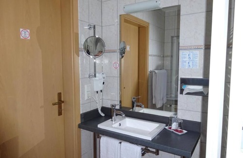 Heiligenhafen Hotel | Hotel Haus Meeresblick