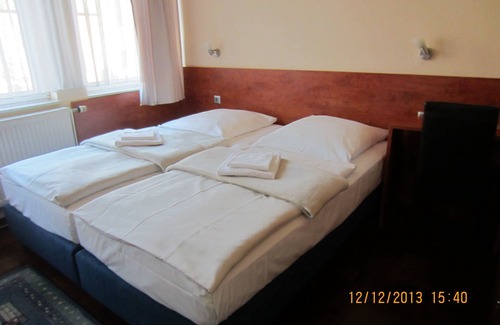 Dusseldorf Old Town Hotel | Hotel Haus Rheinblick