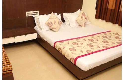 Abu Road House | Hotel Heena Plaza, Mount Abu