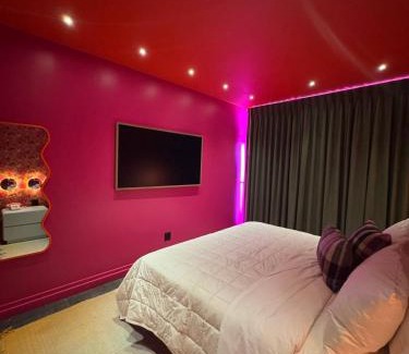 Cherokee Triangle House | Hotel Hilo - Room 204