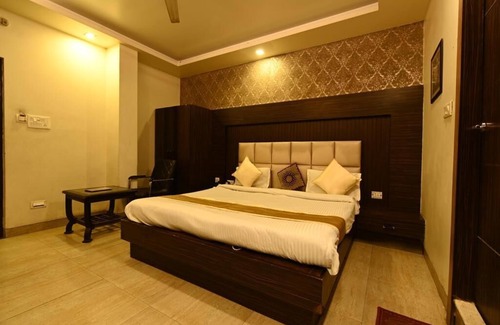 Charbagh Hotel | Hotel I.P. Palace