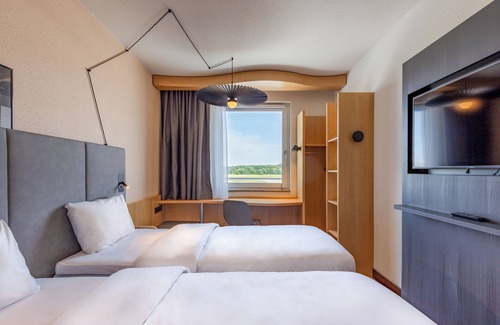 Waggershausen Hotel | Hotel ibis Friedrichshafen Airport Messe