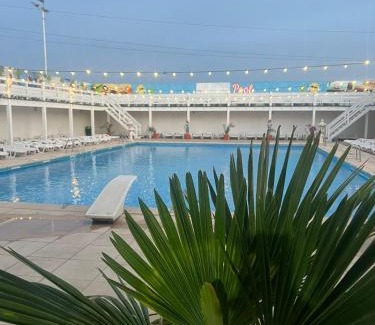 Caracal Hotel | Hotel Imperium & Pool